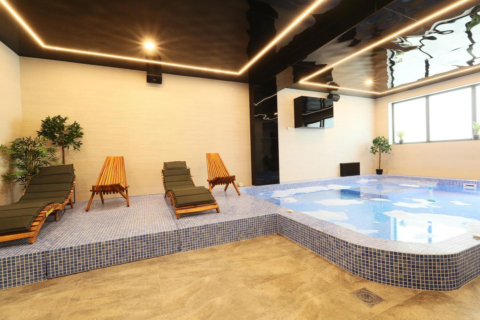 Hotel Artemis Oradea Luaran gambar