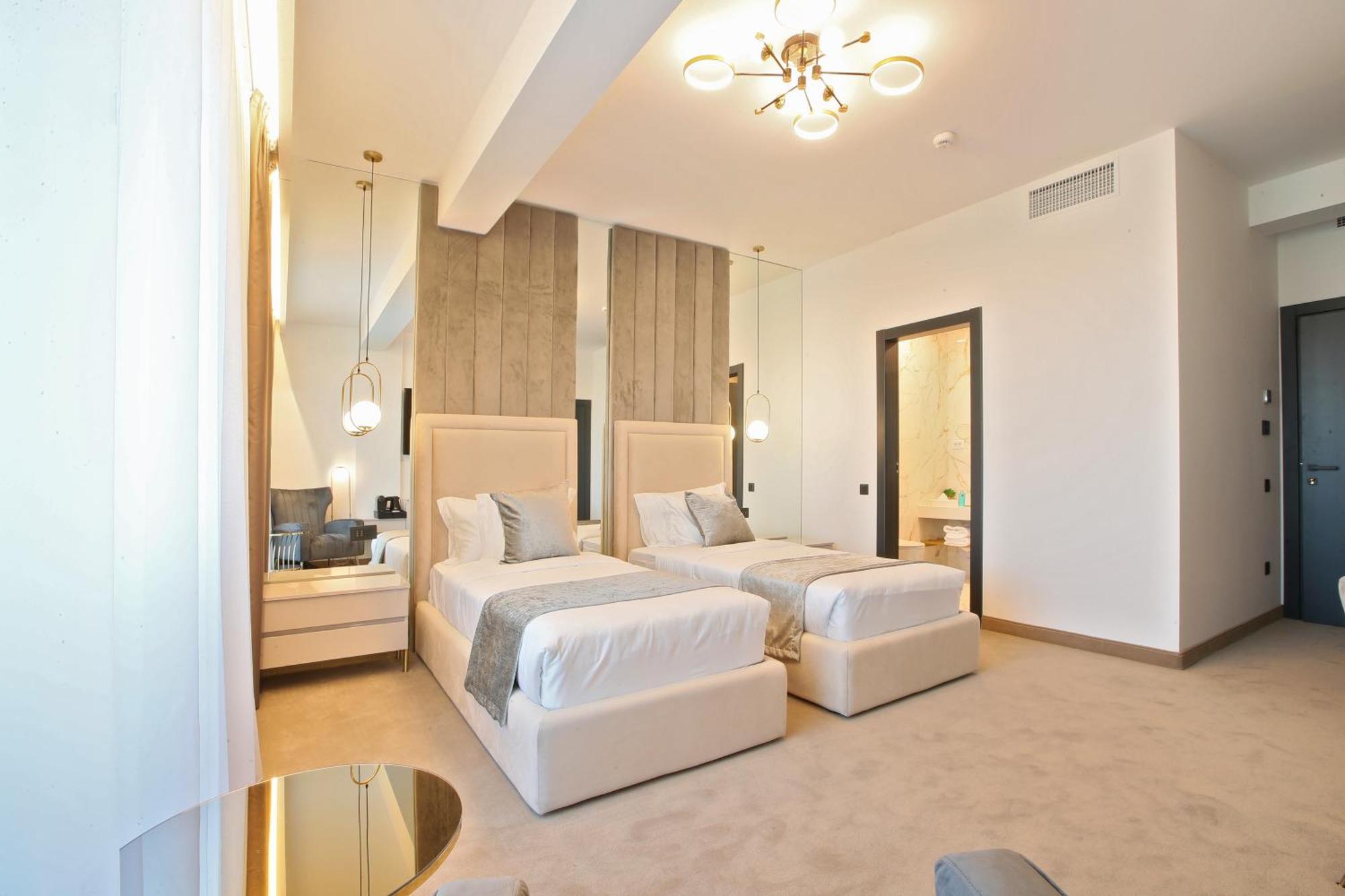 Hotel Artemis Oradea Luaran gambar