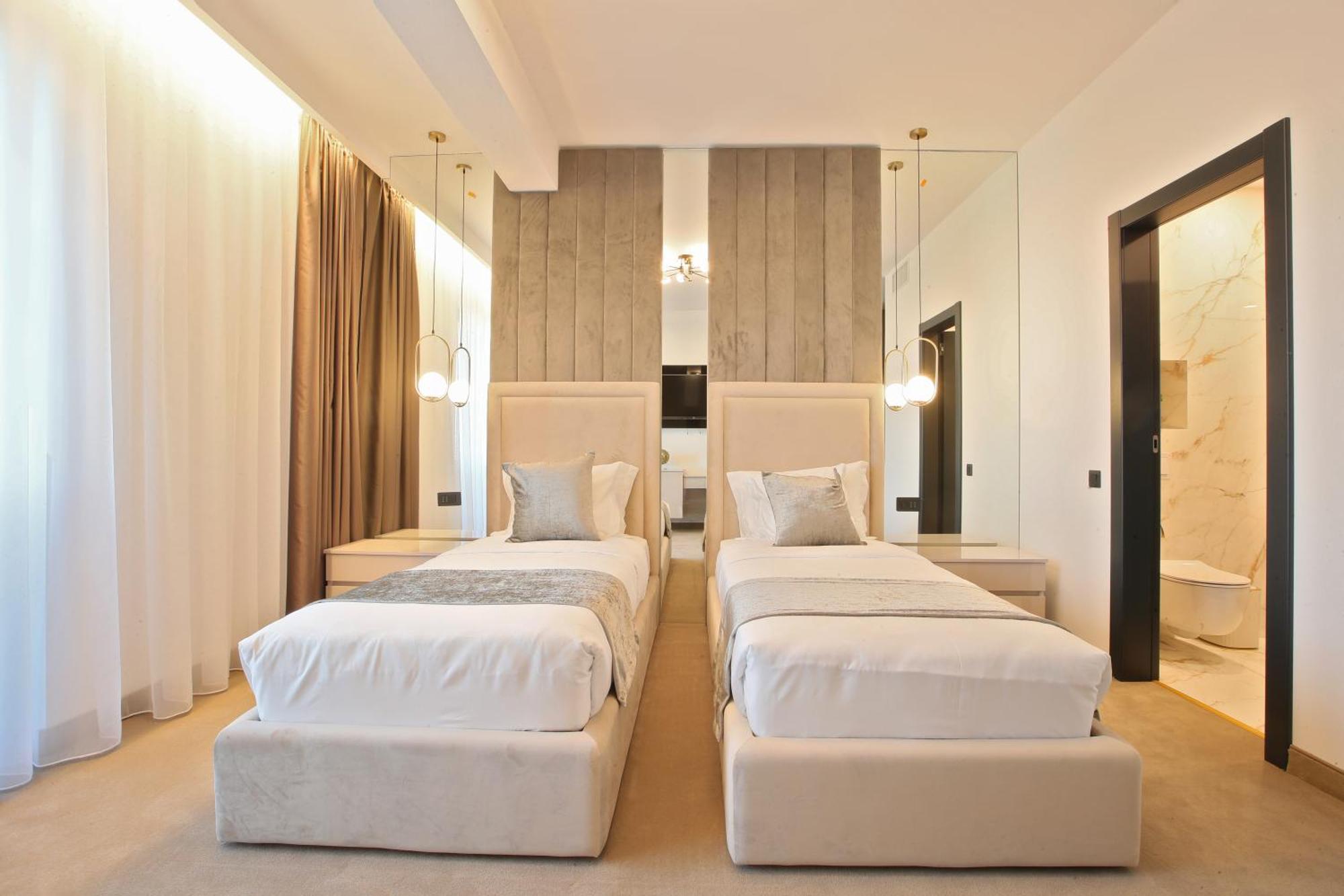 Hotel Artemis Oradea Luaran gambar